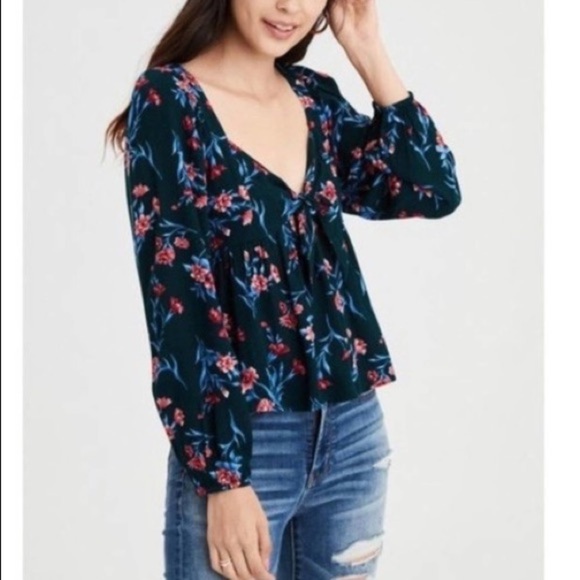 American Eagle Green Floral Front Tie Blouse - Picture 5 of 5